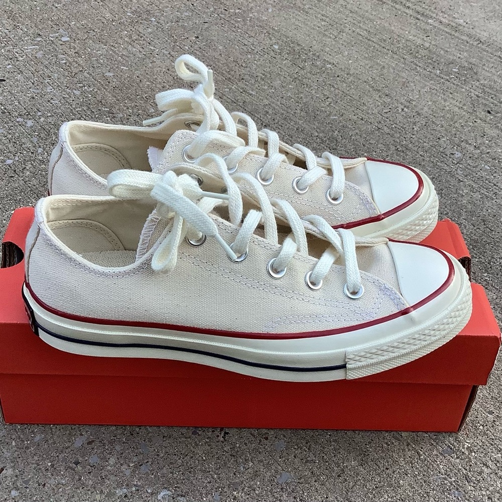 Converse Chuck Taylor- Chuck 70 Canvas- 
Parchment/Garnet/Egret NIB- Size 6 - Picture 2 of 11
